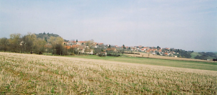 foto: Obec Svatá - pohled od jihu, 2004